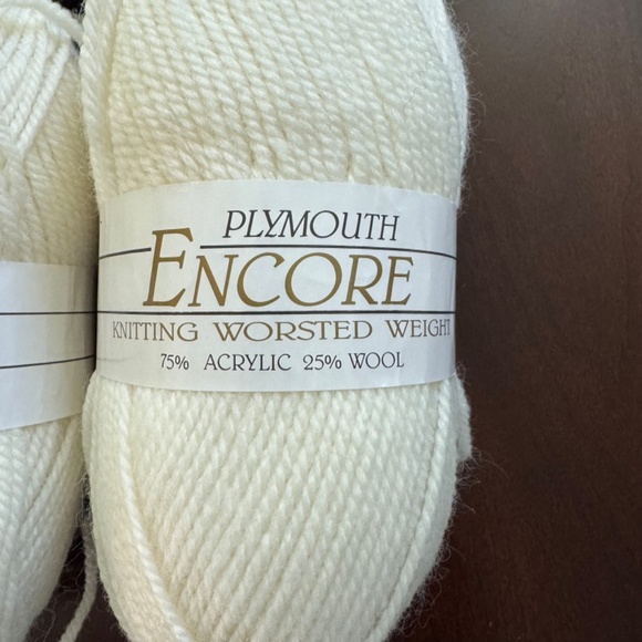 Set of 4 Skeins of Plymouth Encore Knitting Worsted Weight Yarn Off White - Picture 2 of 7